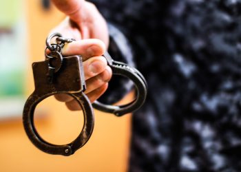 Жительнице Мелитополя запретили въезд в Россию на 20 лет