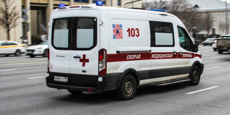 В Бердянске двое маленьких детей выпали из окна пятого этажа