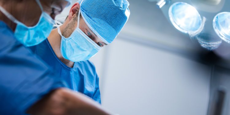 В Мелитополе прооперировали 74-летнюю пациентку с опухолью головного мозга